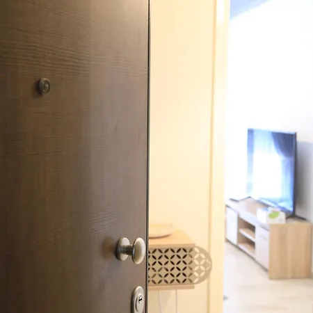 Newly Renovated 2 Bedroom In Kozani