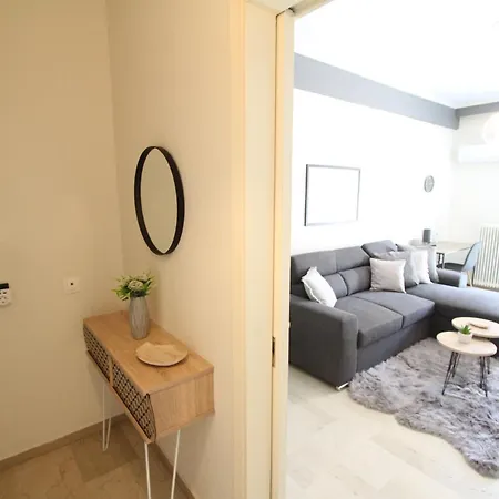 Newly Renovated 2 Bedroom In Apartmán *