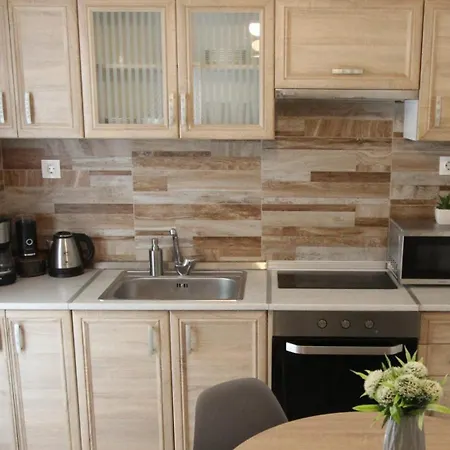 Newly Renovated 2 Bedroom In