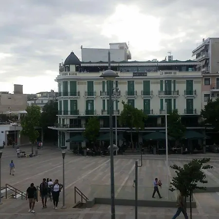 Newly Renovated 2 Bedroom In Apartamento Kozani