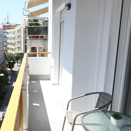 Apartamento Renovated 2 Bedroom In *