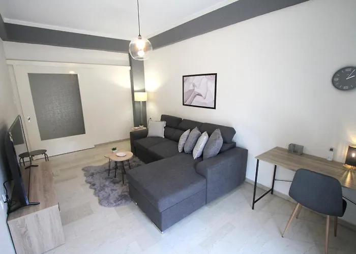 Newly Renovated 2 Bedroom In *
