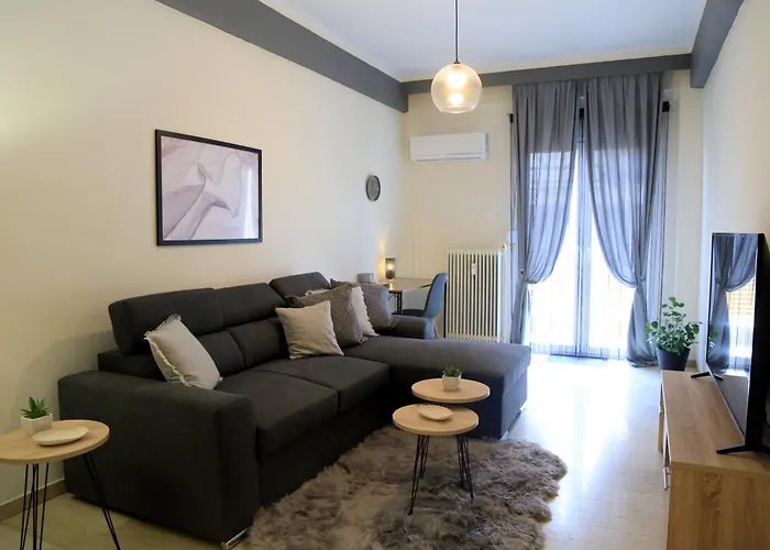 Apartment Newly Renovated 2 Bedroom In