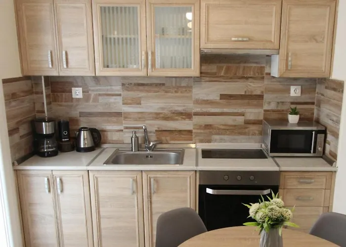 Newly Renovated 2 Bedroom In